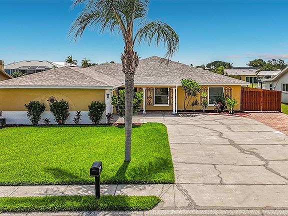 4th image of 6517 Solitaire Palm Way