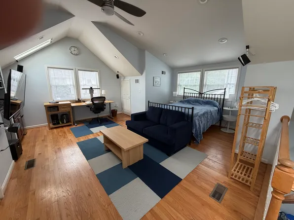 738 22nd St S #1, Arlington, VA 22202