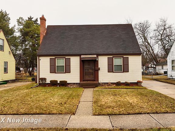 3rd image of 2430 Whittier St