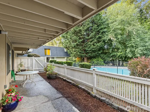 9905 NE 124th Street #703, Kirkland, WA 98034