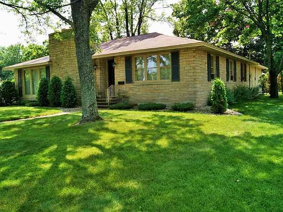 3rd image of 1011 Wis River Dr