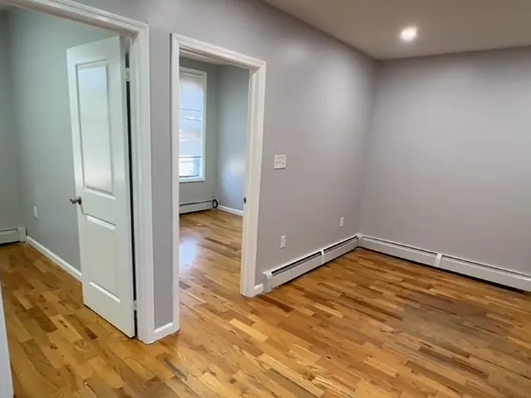 648 Coster St #2F — Photo 1
