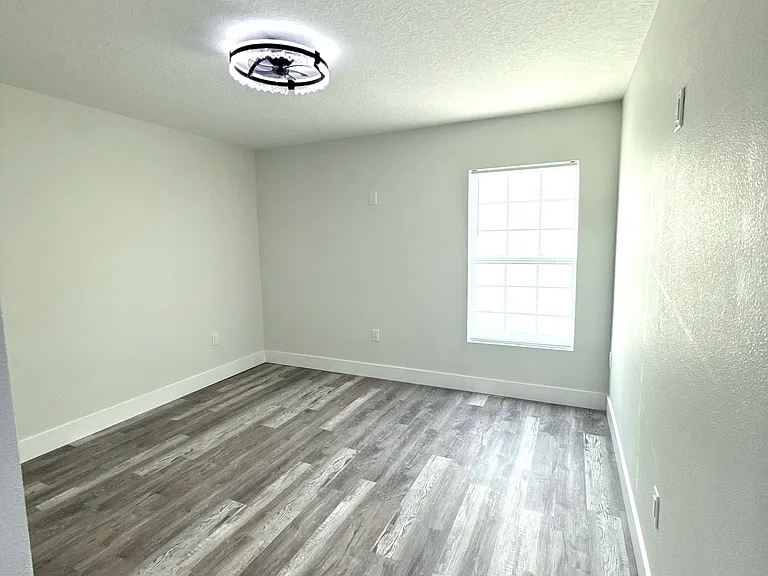 7204 Plantain Dr — Photo 10