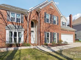 8720 Tamarron Dr, Charlotte, NC 28277