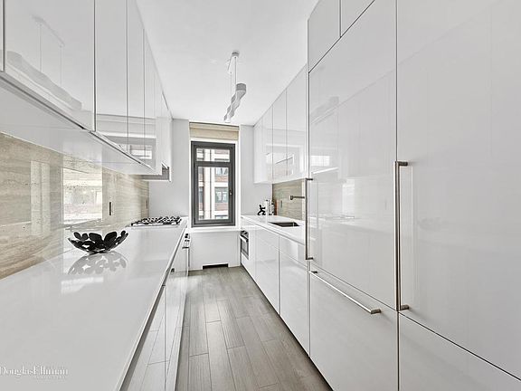 2nd image of 160 E 65th St APT 9D
