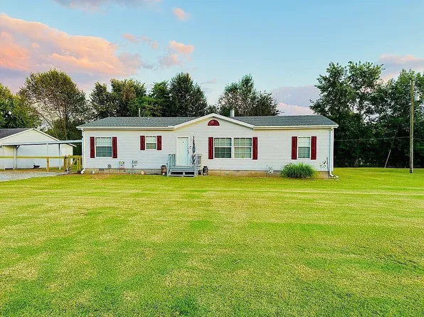 3351 E State Line Rd, Union City, TN 38261