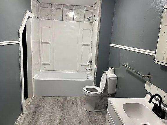 3rd image of 408 W Grayson St #1