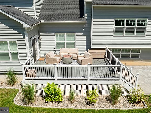 5th image of 1028 Seneca Ct