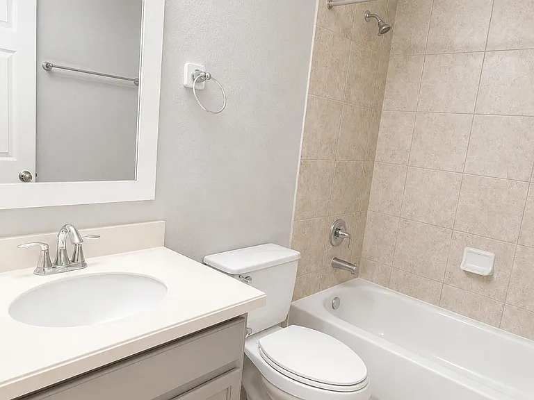 2310 Corry Crest Cir — Photo 17