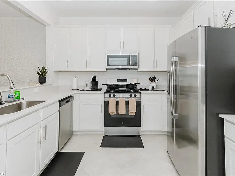 14819 White Pearl Rd #14819 — Photo 1