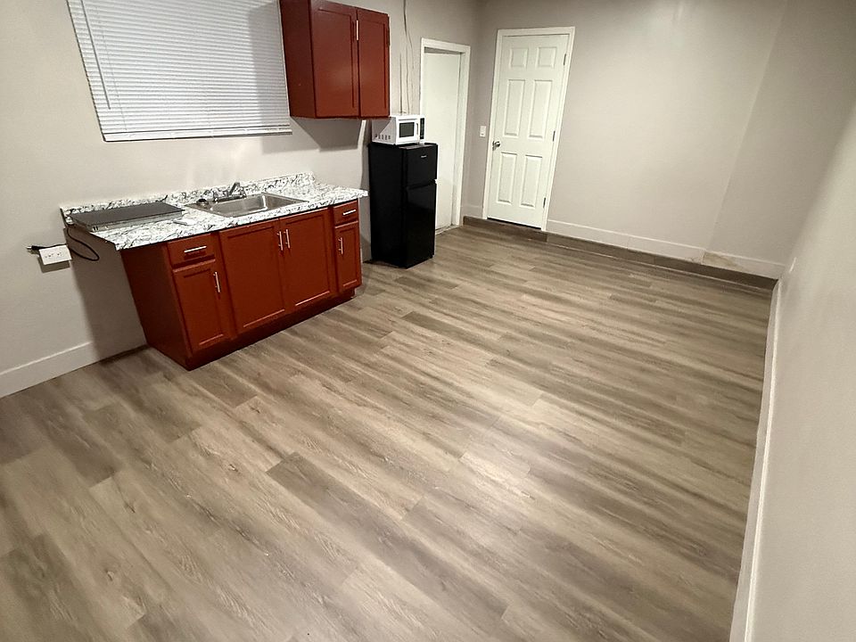1st image of 701 SW 71st Ter Unit 1
