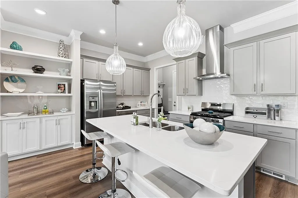 4 bed, 3.5 bath, 2924 sqft, $3,200 — Photo 1