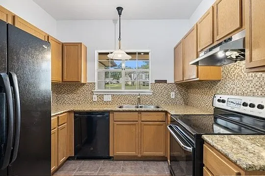 3 bed, 1715 sqft, $2,950 — Photo 4