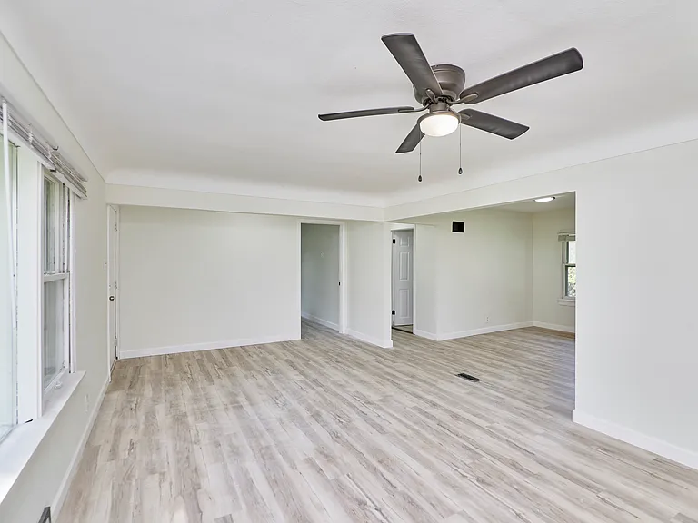 6009 Bermuda Dr — Photo 11