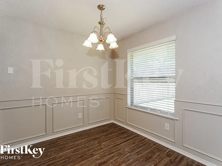 1128 Andrew St — Photo 5