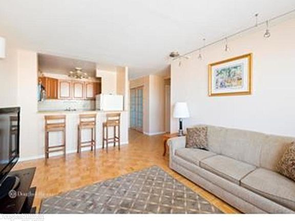 5th image of 300 Cathedral Pkwy #15A