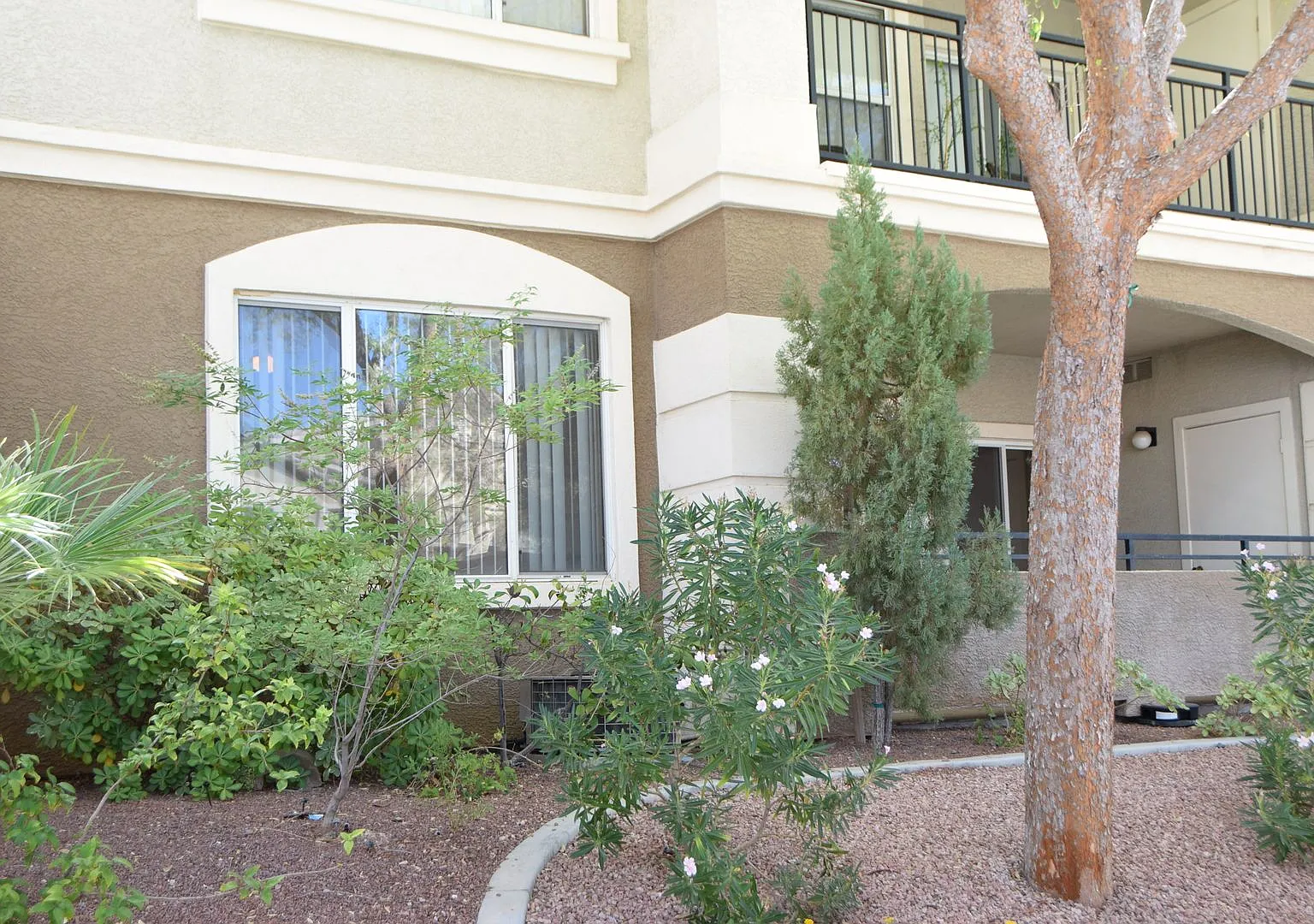 Henderson - Seven Hills - Condo - 1 Bed + 1 Bath On 1st Floor — Photo 1