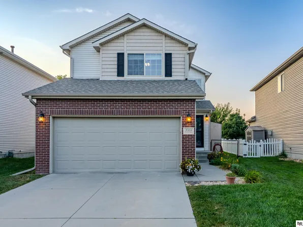 9314 Forest Glen Dr, Lincoln, NE 68526