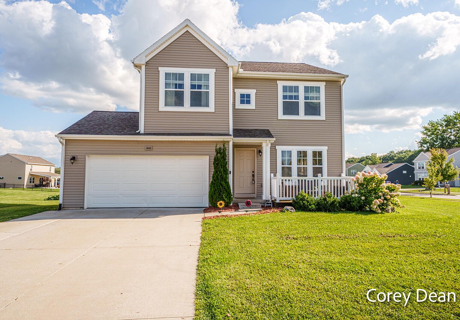 4618 Quaker Hill Ct SE, Kentwood, MI 49512 | Zillow