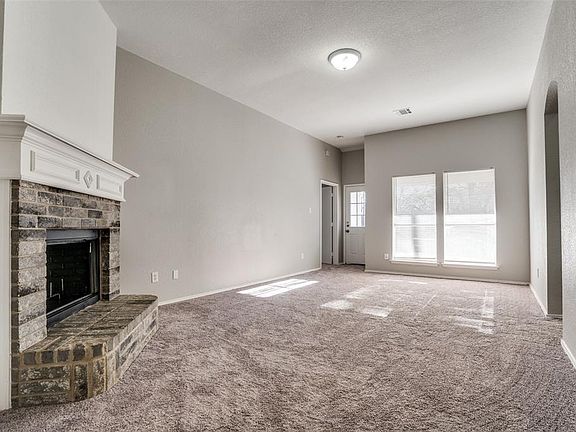 4th image of 2046 Hollow Creek Dr