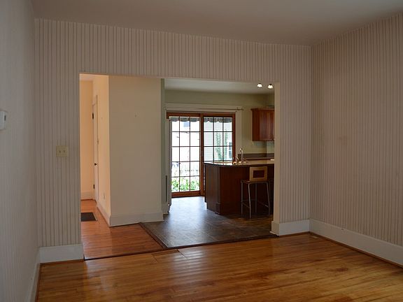 4th image of 115 N Pearl St
