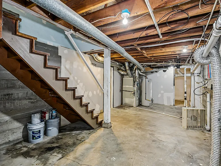 633 N Clayton Ave — Photo 15