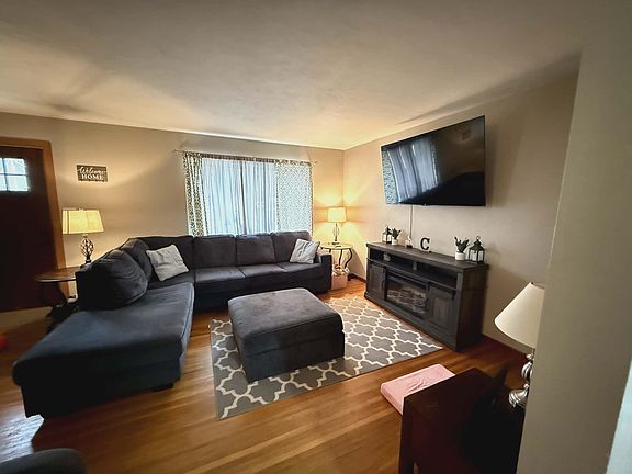 2nd image of 1706 3rd Ave E