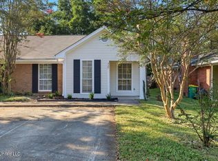 327 Peach Orchard Dr, Ridgeland, MS 39157