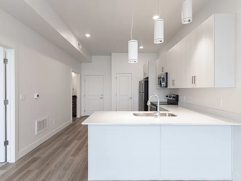 Wasatch View Apartments — Photo 23