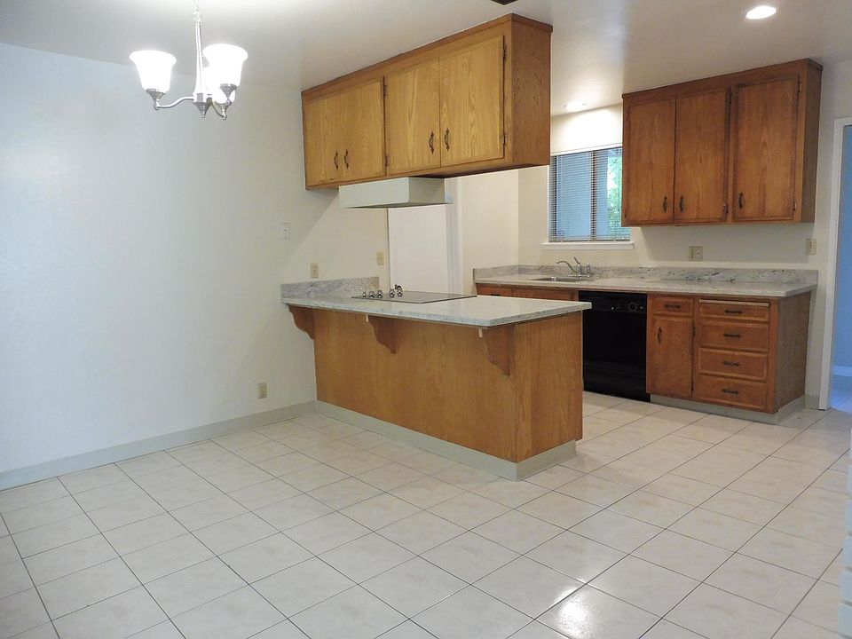 1st image of 2045 Mayfield Ave