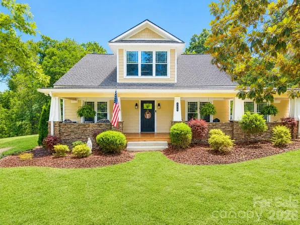 708 N Grove St, Lincolnton, NC 28092
