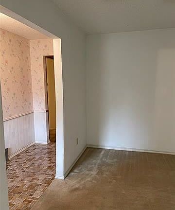4th image of 810 Cornish Oak Ct
