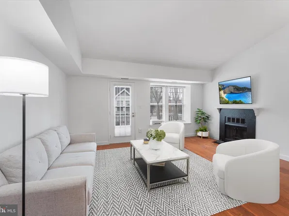 4522 28th Rd S #12-2, Arlington, VA 22206