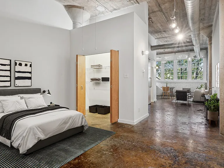 Deep Ellum Lofts — Photo 27