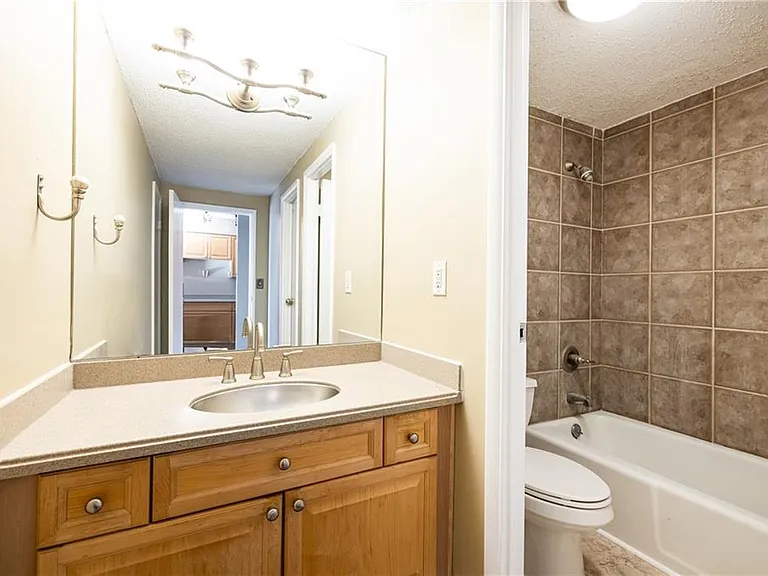 2479 Peachtree Rd NE #1010 — Photo 15