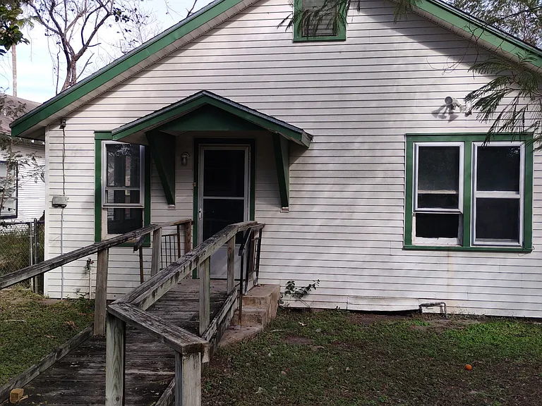 327 W Ella Ave — Photo 14