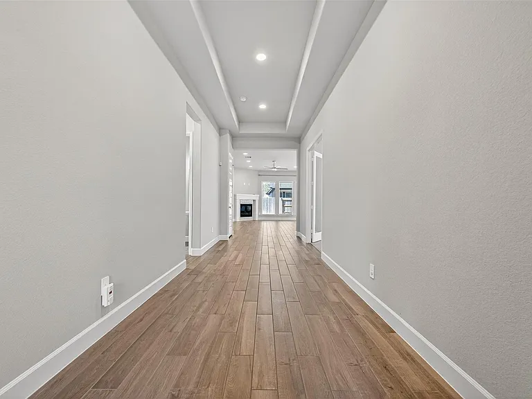 15330 Legacy Park Way — Photo 8