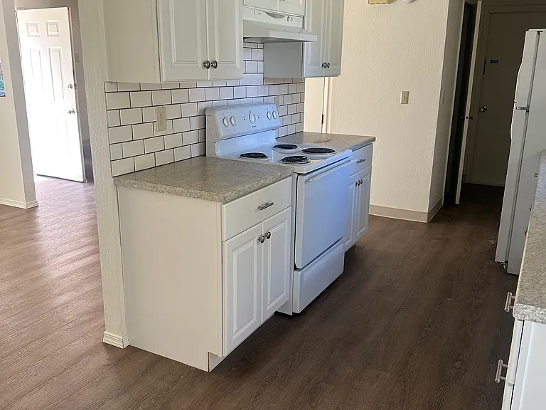 1708 & 1710 Etna St #1708 — Photo 6