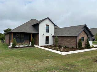 10157 NW 100th St, Yukon, OK 73099