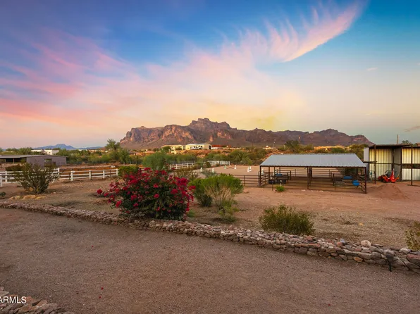 77 S ARROYA Road, Apache Junction, AZ 85119