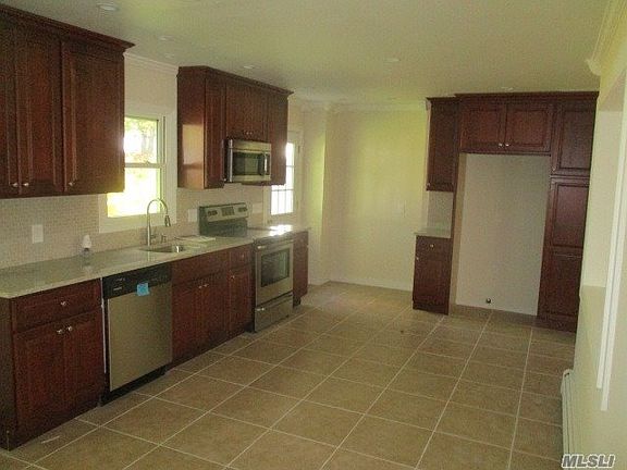 5th image of 45 Appel Dr E