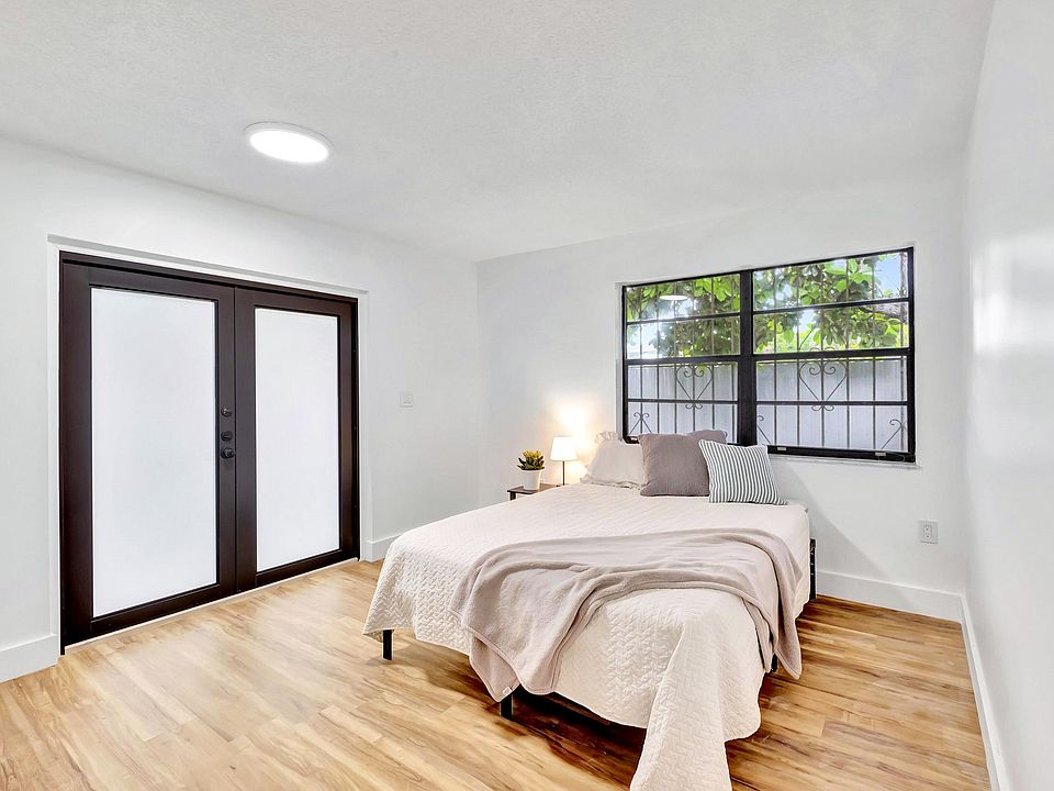 Rooom #6 is a beauty with a private entrance.