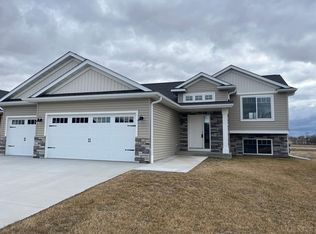 336 Highlands Ave, Zumbrota, MN 55992