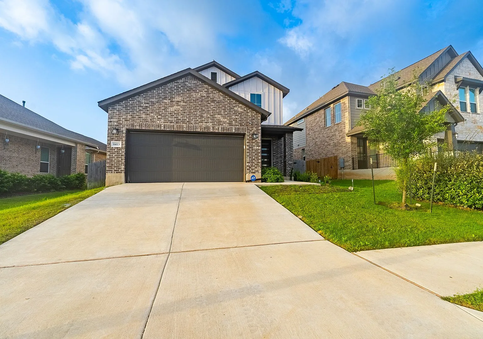 Spacious Buda Beauty Offering Open-Concept Living and Flexible Space for Every Lifestyle! — Photo 1