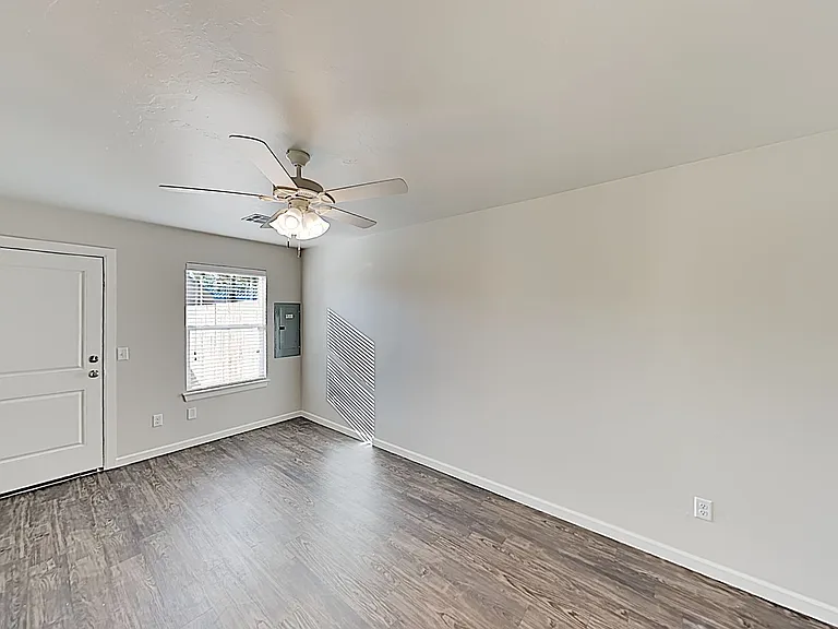 5017 Avion Ct — Photo 10