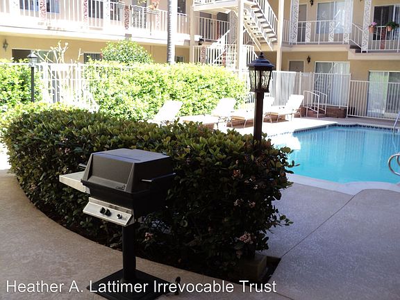 5th image of 1633 Diamond St APT 22