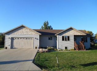 730 Oak Ridge Dr, Lisbon, ND 58054