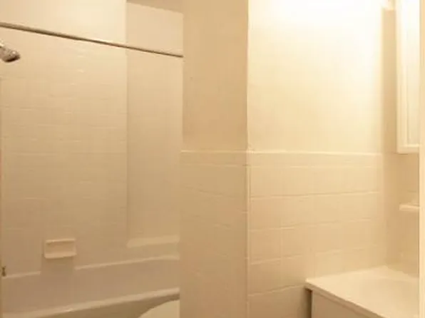 234 East 58th Street 19 image 3 of 4