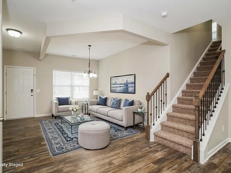 214 Arbor Dr — Photo 6