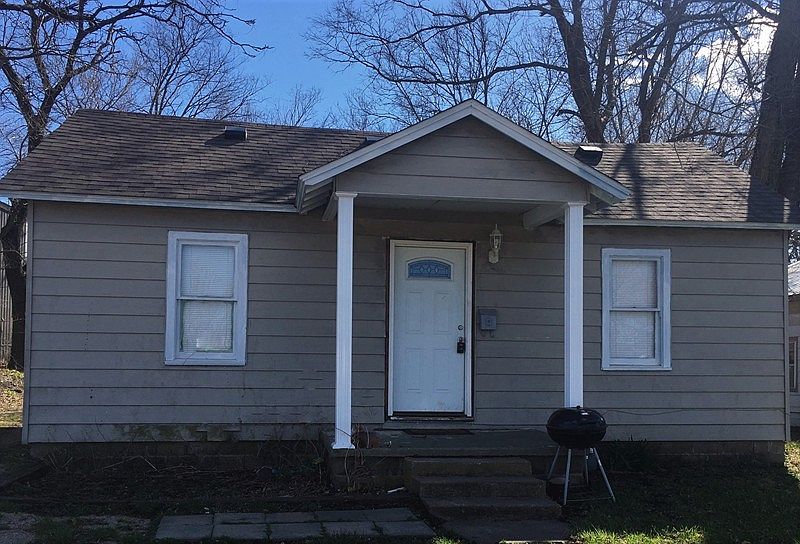 1st image of 1506 E Wall St